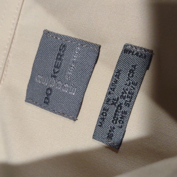 NWT Men Dress Shirt Size XL by Dockers... yellow 🟡 - Picture 8 of 8